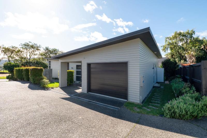 Kowhai Views - Stylish & Modern in Great Location - image 15