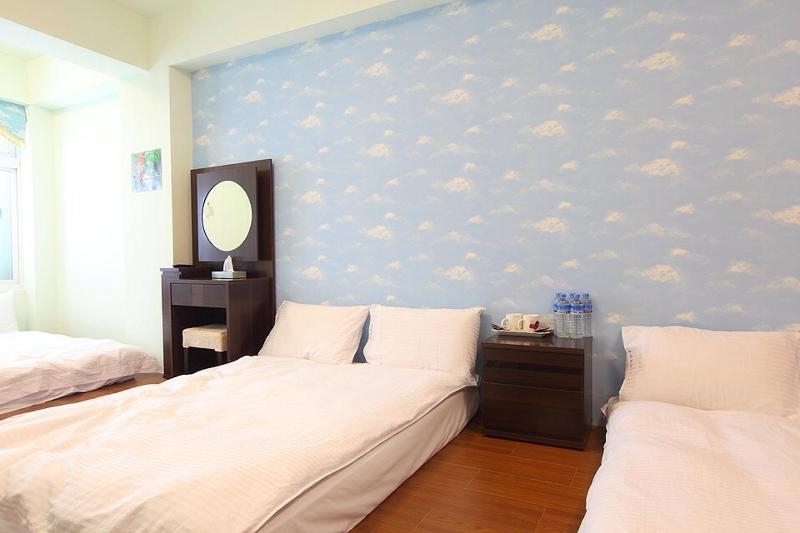 My Starry Bed and Breakfast - image 37