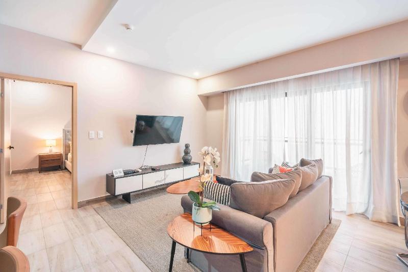 Regatta Living Prime Location Stunning Amenities - image 10