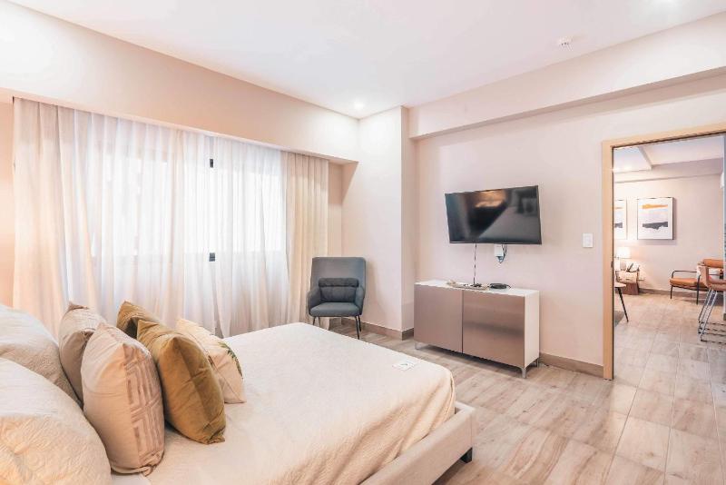 Regatta Living Prime Location Stunning Amenities - image 16