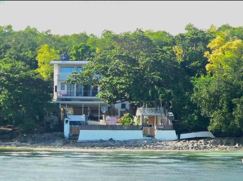 White Beach Villa - image 21
