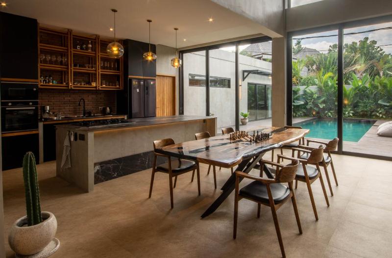 Impressive 4BR Villa Close to The Beach - image 30
