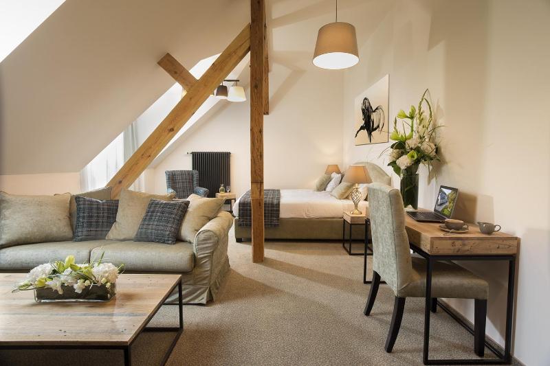 Double Room image 3
