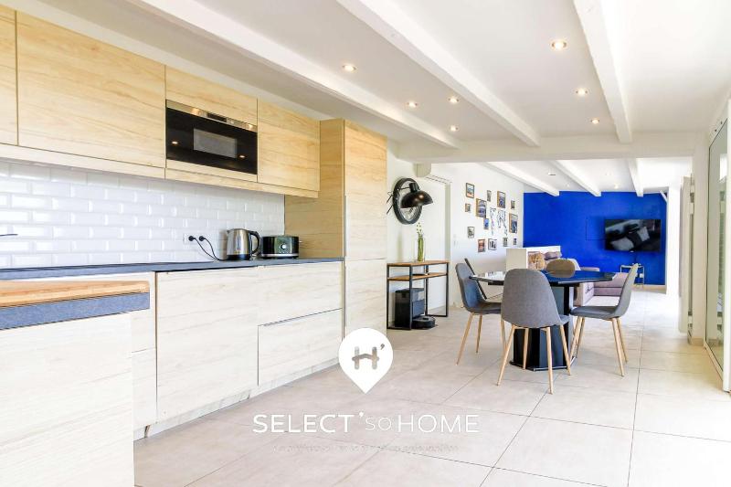SELECT'soHOME - Duplex à 2 pas du village de Bormes-les-mimosas vue mer terrasse XXL pour 6 personnes ! - LUMA - image 11