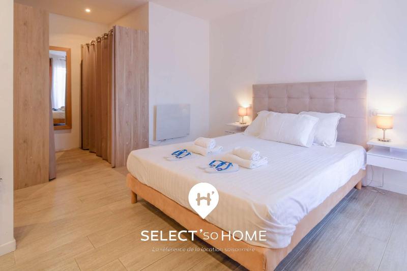 SELECT'soHOME - Duplex à 2 pas du village de Bormes-les-mimosas vue mer terrasse XXL pour 6 personnes ! - LUMA - image 10