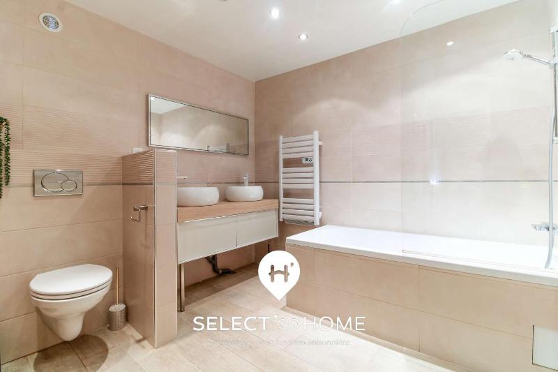 SELECT'soHOME - Duplex à 2 pas du village de Bormes-les-mimosas vue mer terrasse XXL pour 6 personnes ! - LUMA - image 2