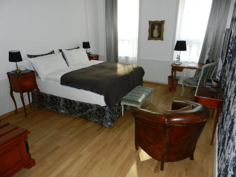 Deluxe Double Room image 4