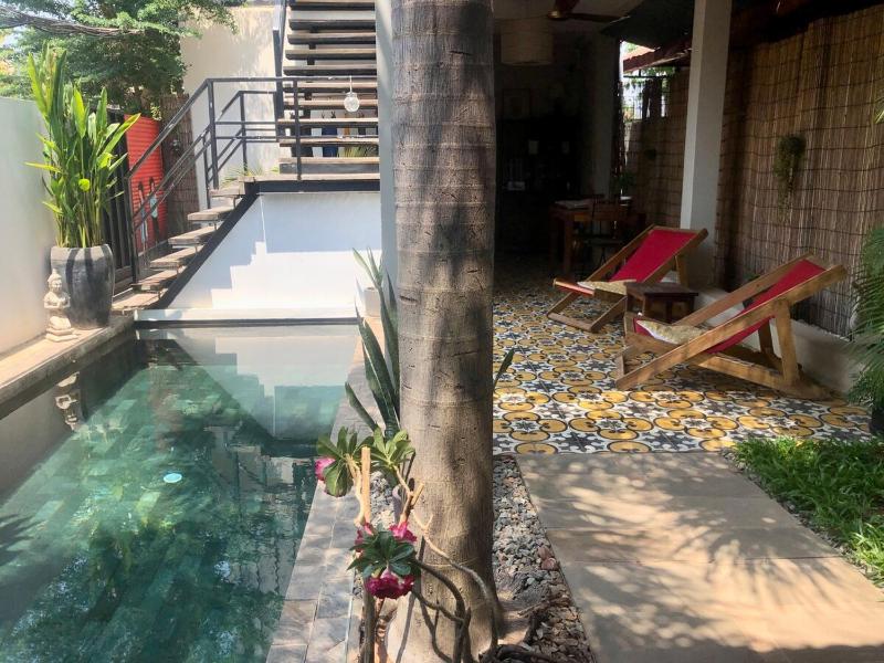 Luna House Container flat private swimming pool - image 11