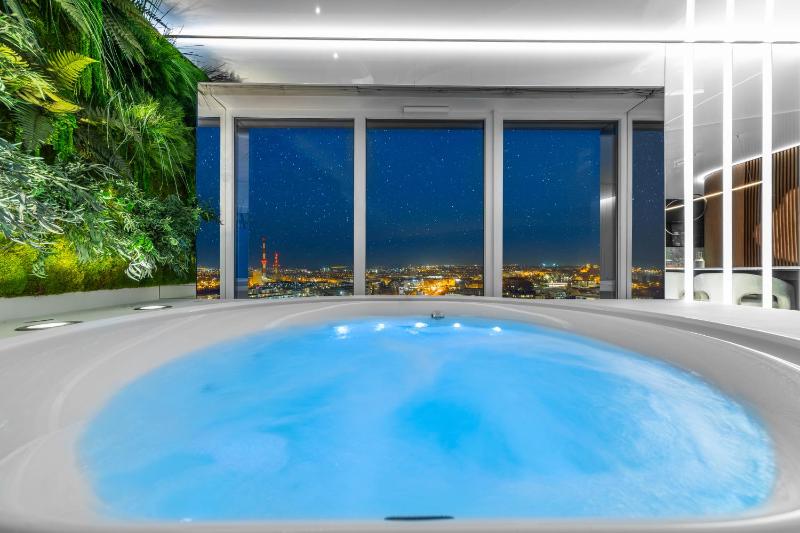 Apartamenty Quorum z Jacuzzi z Widokiem na Odrę by BQQK - image 16