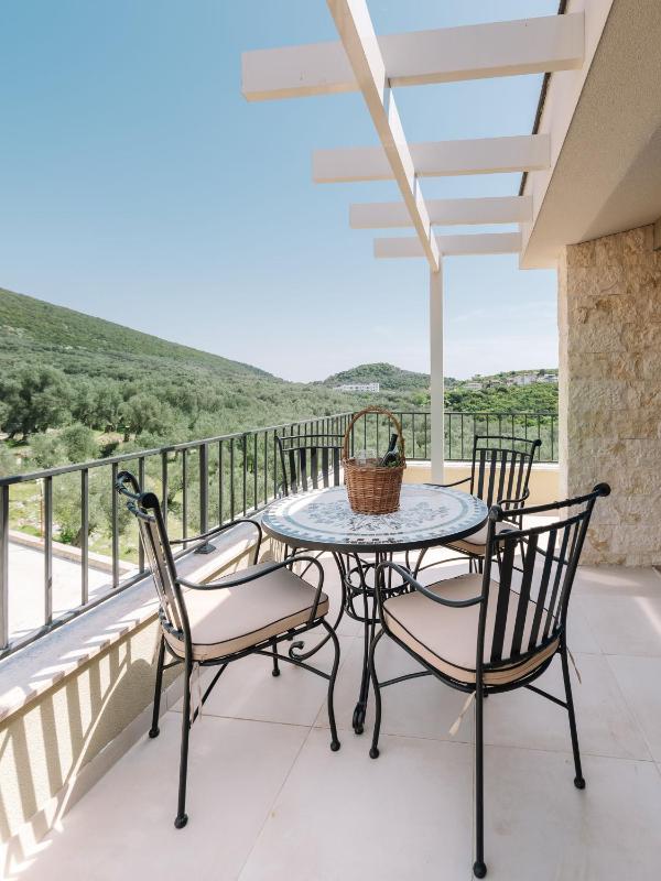 Val D'or Olive Village - image 10