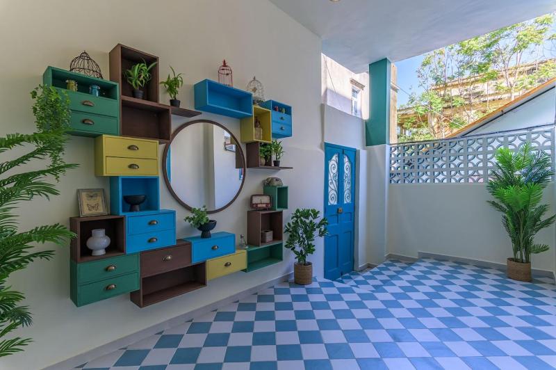 SÀWĀ Dahlia 1BR Forest Green Apt in Mar Mikhael - image 2