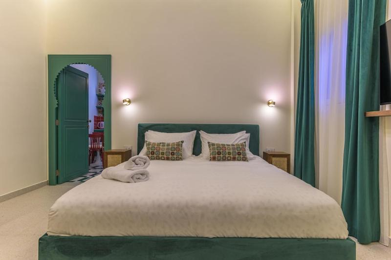 SÀWĀ Dahlia 1BR Forest Green Apt in Mar Mikhael - image 16