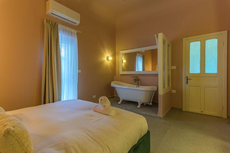 SÀWĀ Joury 1BR Rosy Apt with Bathtub in Mar Mikhael - image 10