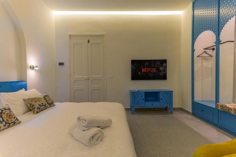 SÀWĀ Noor 1BR Golden Dome Apt in Mar Mikhael - image 4