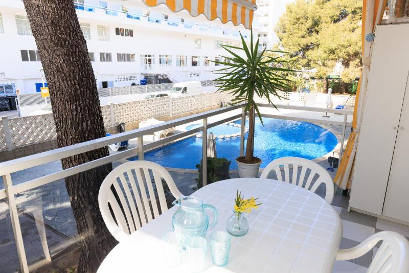 UHC Montblanc Apartments - image 8