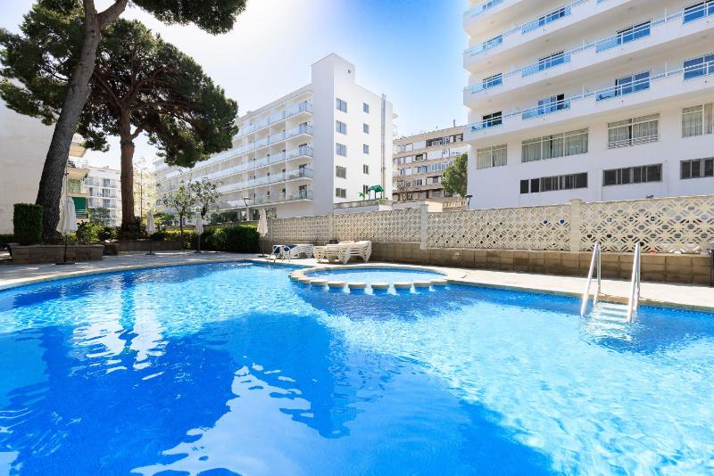 UHC Montblanc Apartments - image 12