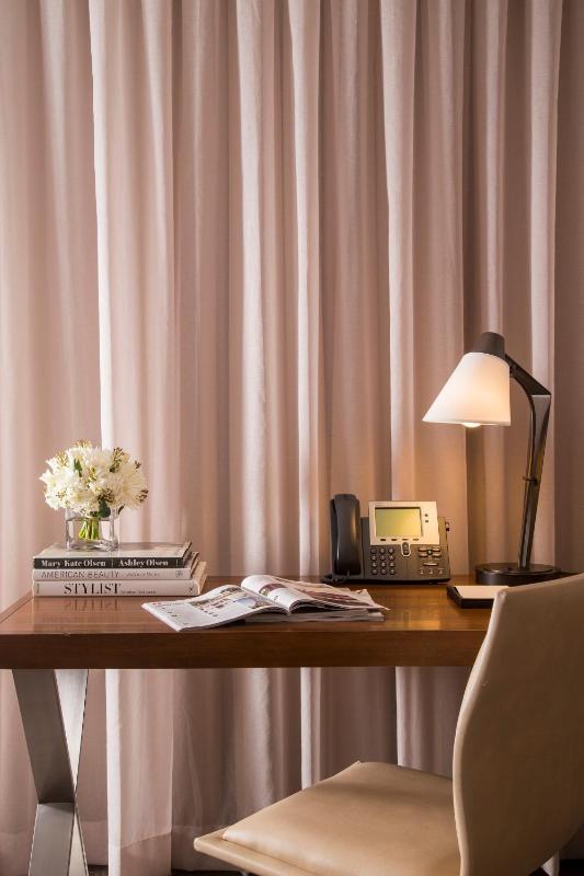 Executive King Room image 4