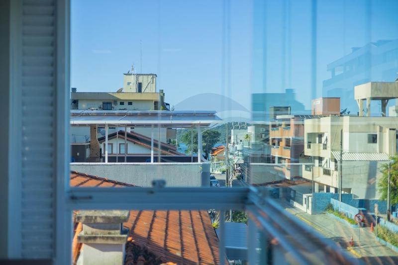 Apenas 150m do mar | Centro de Bombinhas - image 17