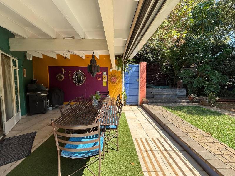 Boho Bliss 3 Bedroom Home with Exceptional Garden - image 15