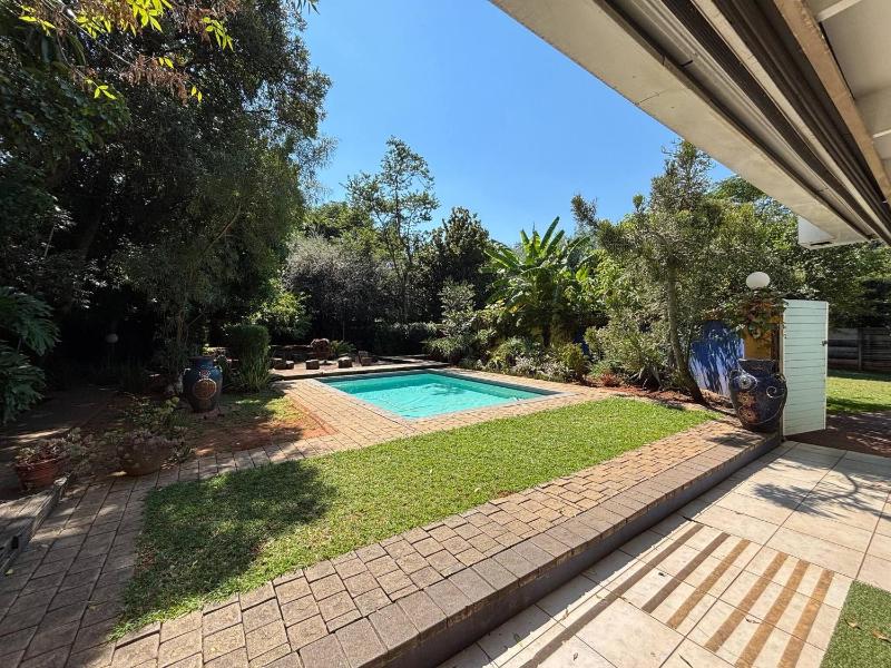 Boho Bliss 3 Bedroom Home with Exceptional Garden - image 10