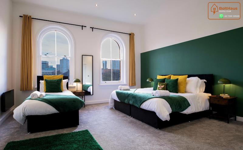 Equinox House - Modern 2 Bedroom 6 Guest Townhouse - Jewellery Quarter Birmingham City Centre - image 15