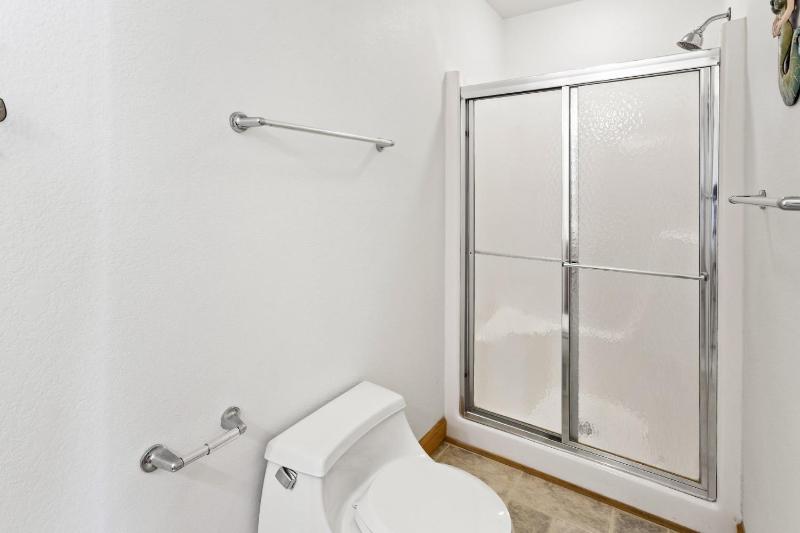 6155 - Designed to Please - image 9