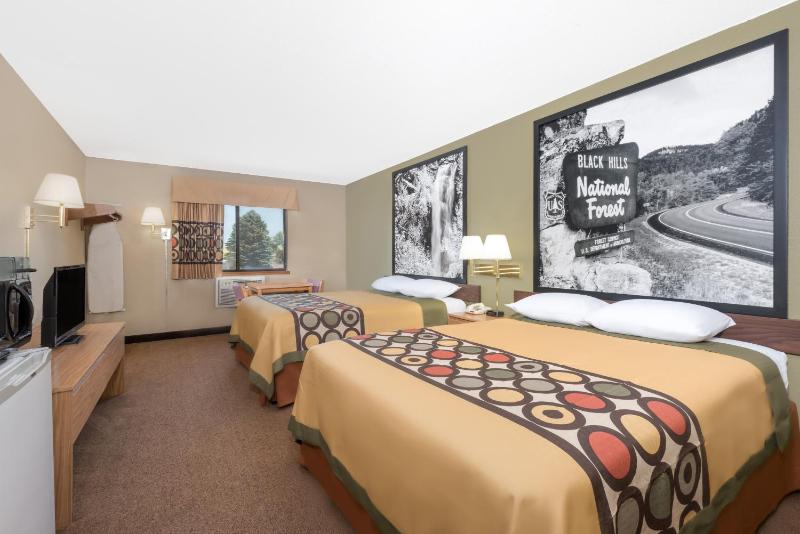 Queen Room with Two Queen Beds - Non-Smoking image 2