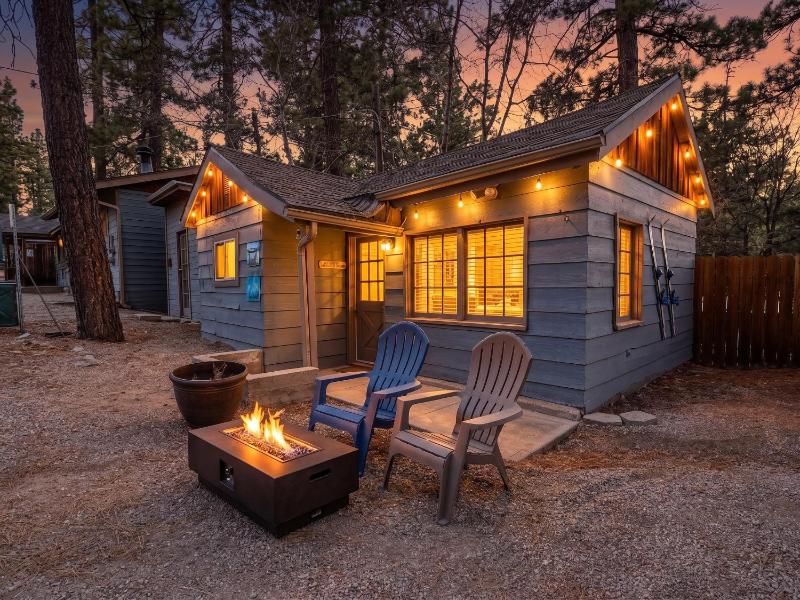 Fox n Bear Cottages Big Bear - image 6