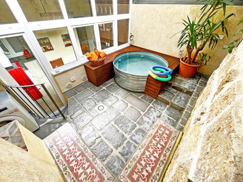 Basso 61 Urban Oasis with Private Mini Pool & Courtyard - Families & Groups - image 41