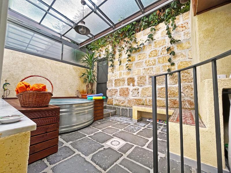 Basso 61 Urban Oasis with Private Mini Pool & Courtyard - Families & Groups - image 47