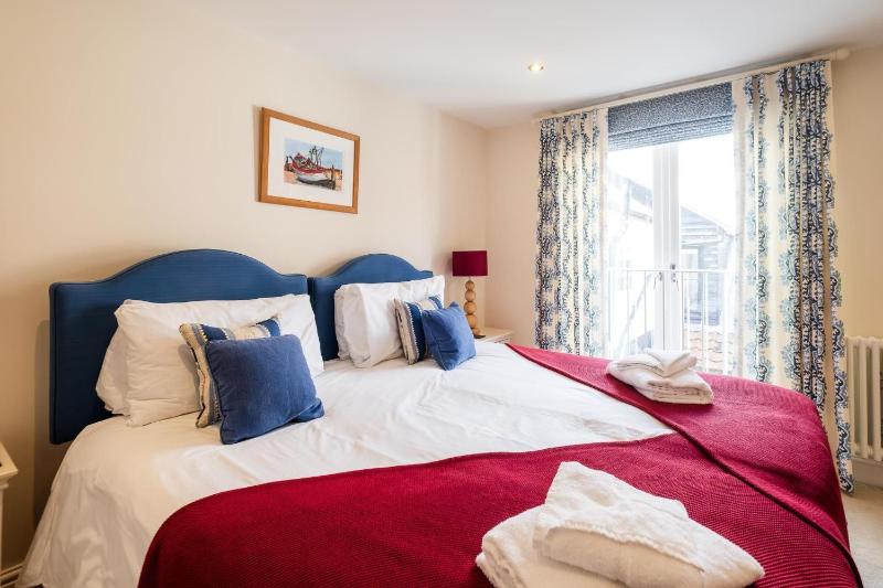 Magenta - A stunning Seafront house with lovely and uninterrupted Beach Views - Aldeburgh Coastal Cottages - image 37