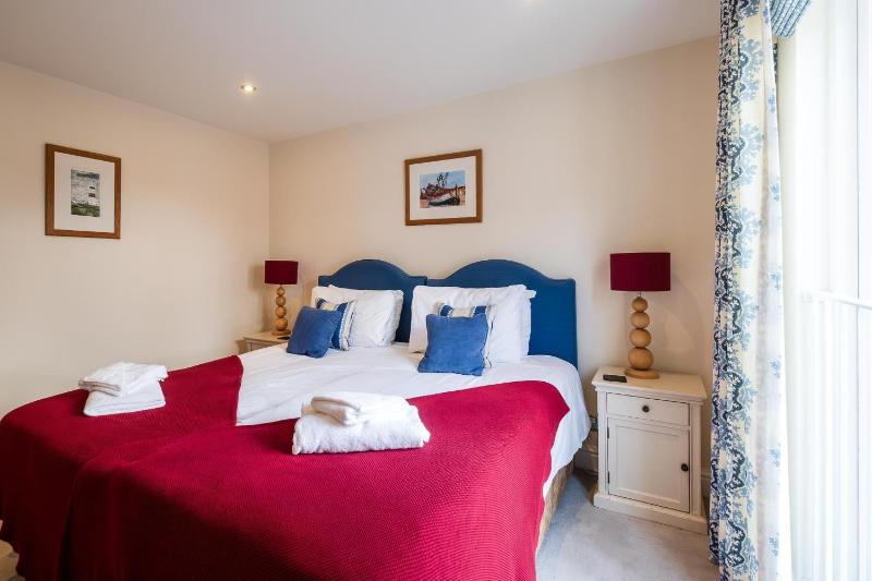 Magenta - A stunning Seafront house with lovely and uninterrupted Beach Views - Aldeburgh Coastal Cottages - image 11