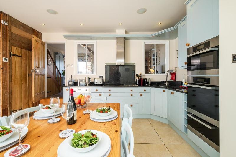 Magenta - A stunning Seafront house with lovely and uninterrupted Beach Views - Aldeburgh Coastal Cottages - image 16