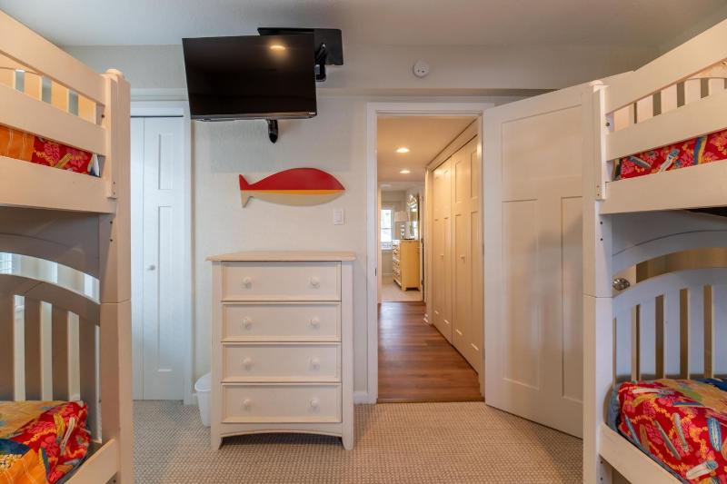 Big Daddy's - Nags Head MP 11 Oceanfront Pool Hot Tub Pool Table Flex Stays Pets OK - image 25