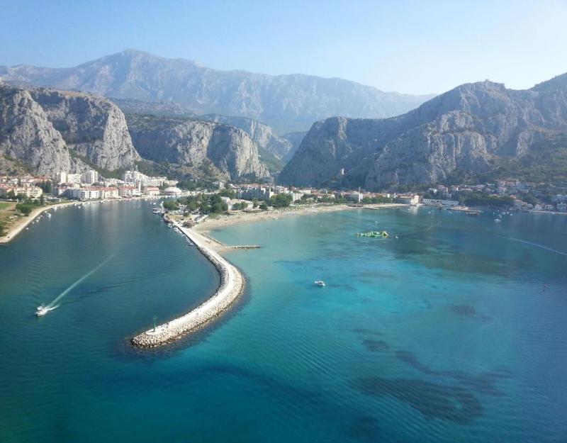 Beach Apartment Ivana - image 24