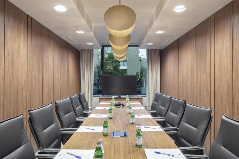 DoubleTree by Hilton Plovdiv Center - image 19