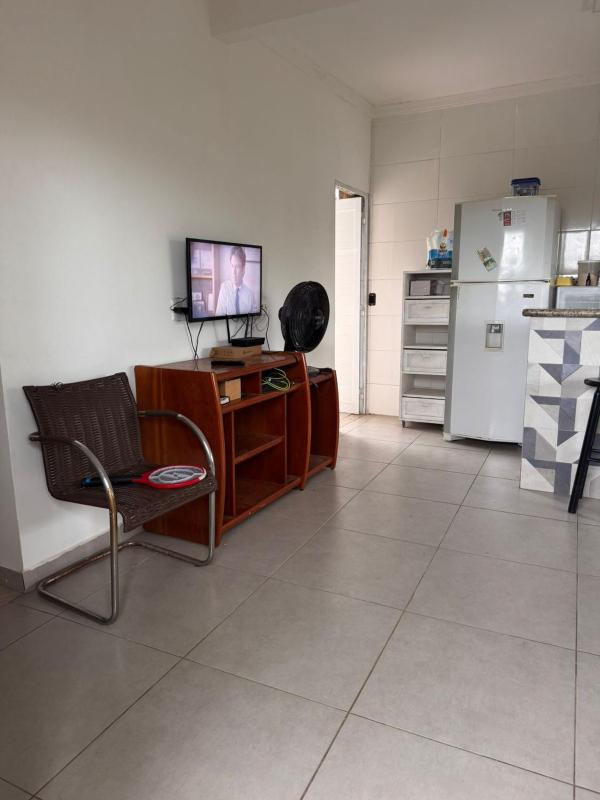 Casa de temporada pe na areia indaia proximo a praia - image 8