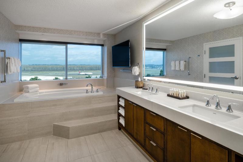 Embassy Suites by Hilton Portland Airport - image 34