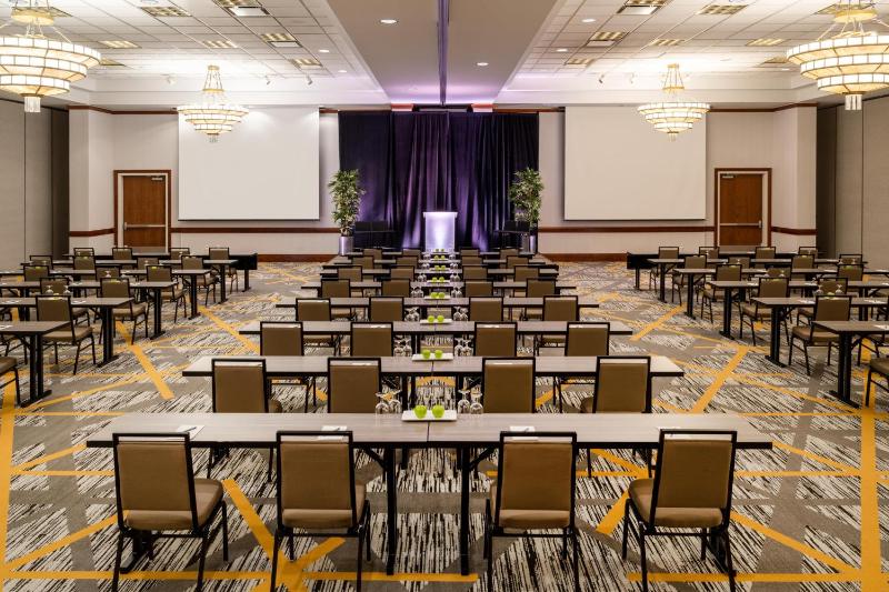 Embassy Suites by Hilton Portland Airport - image 48