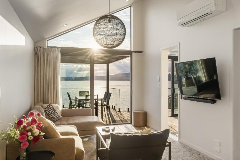 Roam Taupo Lakefront Combined Units 3&4 - image 19
