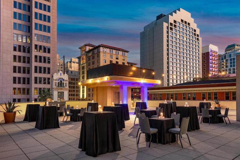 Embassy Suites By Hilton San Antonio Riverwalk-Downtown - image 21