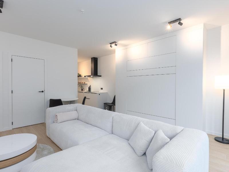 Omnia 7 - 0103 + park. 5 - image 8