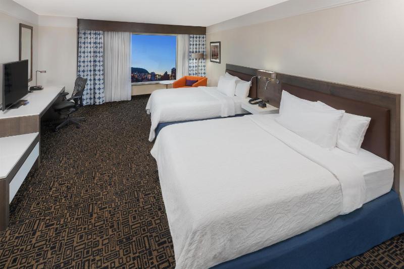 Hilton Garden Inn Montreal Centre-Ville - image 9