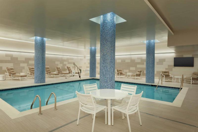Embassy Suites By Hilton Minneapolis Downtown Hotel - image 24