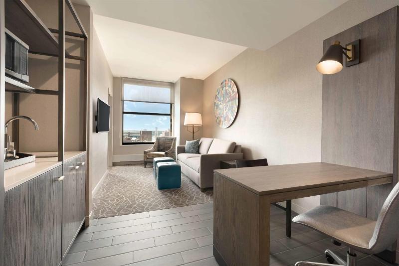 Embassy Suites By Hilton Minneapolis Downtown Hotel - image 37