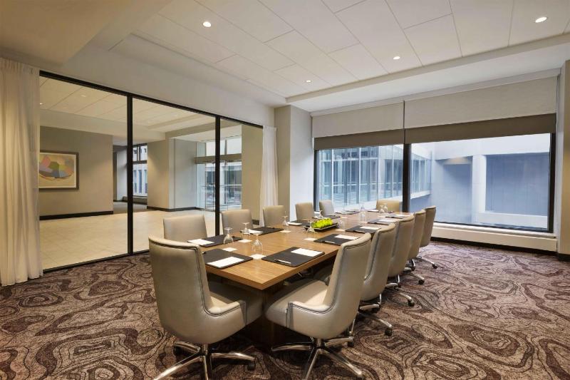 Embassy Suites By Hilton Minneapolis Downtown Hotel - image 41