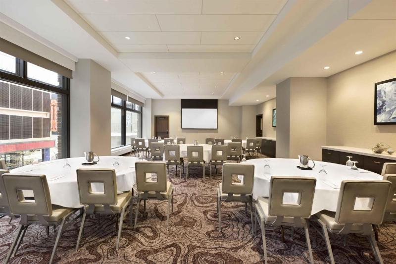 Embassy Suites By Hilton Minneapolis Downtown Hotel - image 44