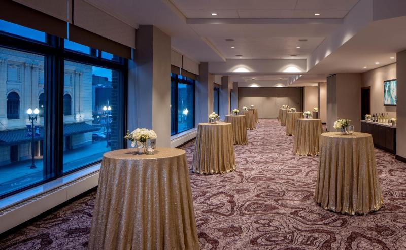 Embassy Suites By Hilton Minneapolis Downtown Hotel - image 21