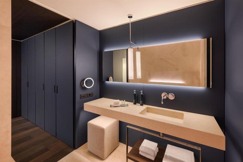 Hilton Lake Como - image 31