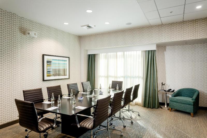 Hampton Inn & Suites Seattle/Northgate - image 8